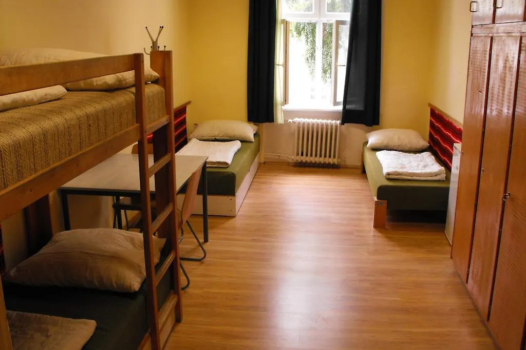 Mogyorodi Hostel Budapest