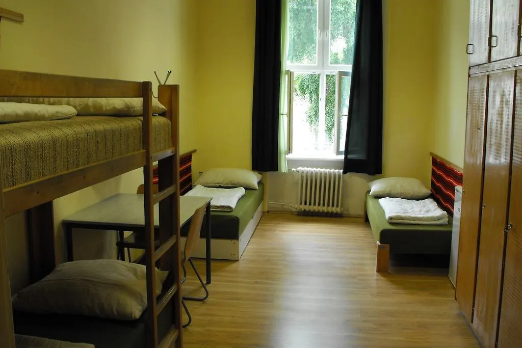 Mogyorodi Hostel Budapest
