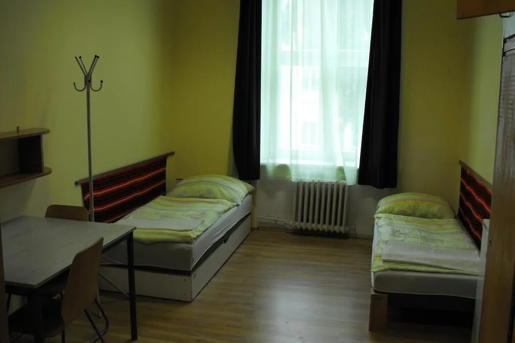 Mogyorodi Hostel Budapeste